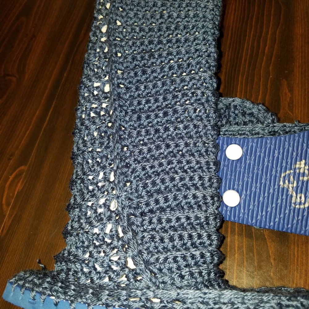 Hand crocheted mucklucs with flipflop bottoms - Picture 2 of 3